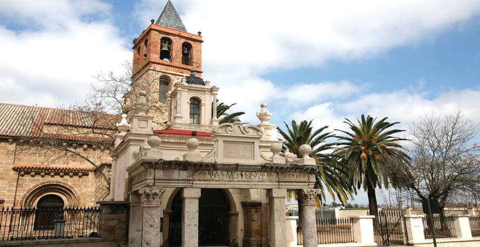 Visitas Guiadas a la Basílica Visigoda de Santa Eulalia en Mérida en español, ingles y portugués. Antonio Carrasco Guía Oficial de Turismo.